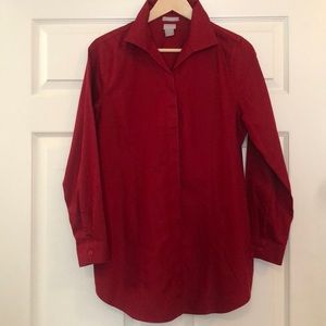 Cute, no iron Chico blouse. Long enough to wear over leggings.